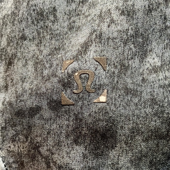 Lululemon Speed Up Shorts - Picture 4 of 4